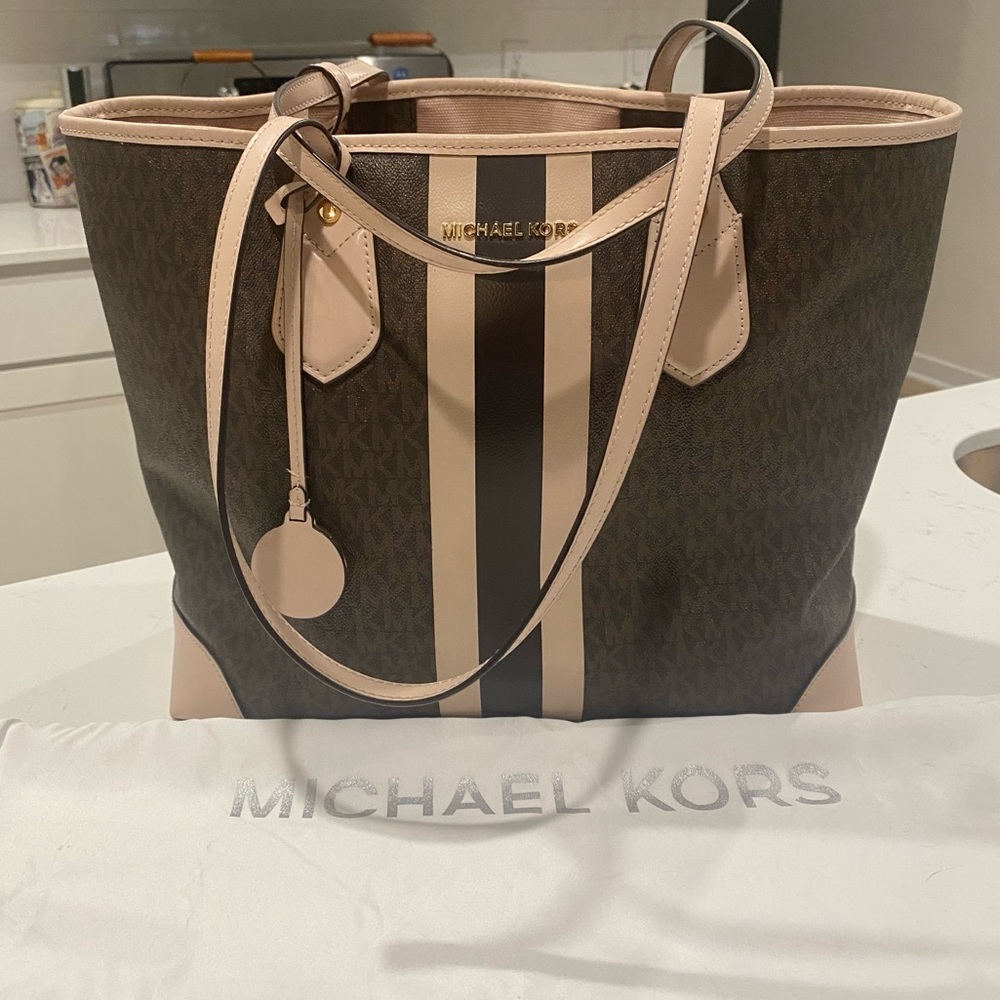 MICHAEL Michael Kors Eva Large BOUTIQUE Signature Logo Stripe Tote Bag